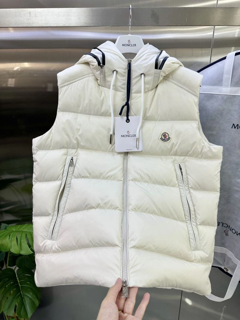 Moncler Down Jackets GoodFit 144741
