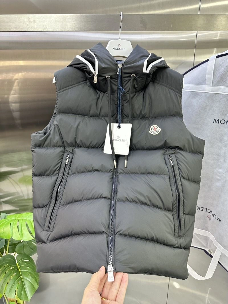 Moncler Down Jackets Durable 144738