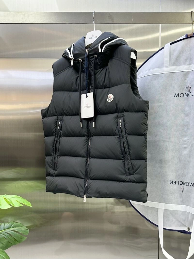 Moncler Down Jackets Durable 144738