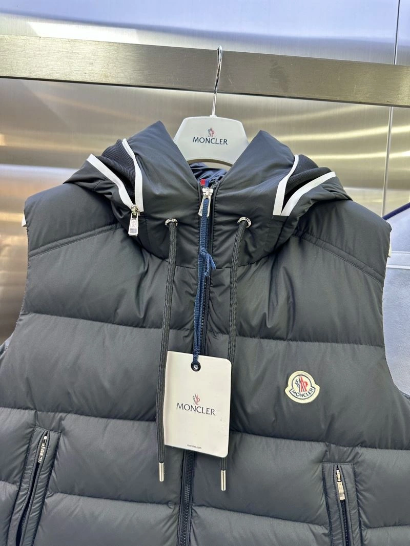 Moncler Down Jackets Durable 144738