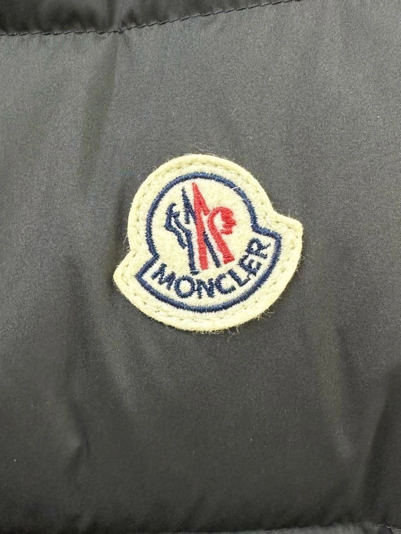 Moncler Down Jackets Durable 144738