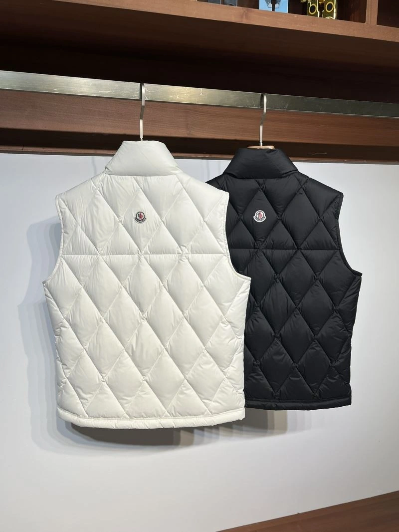 Moncler Down Jackets Sleek 144737