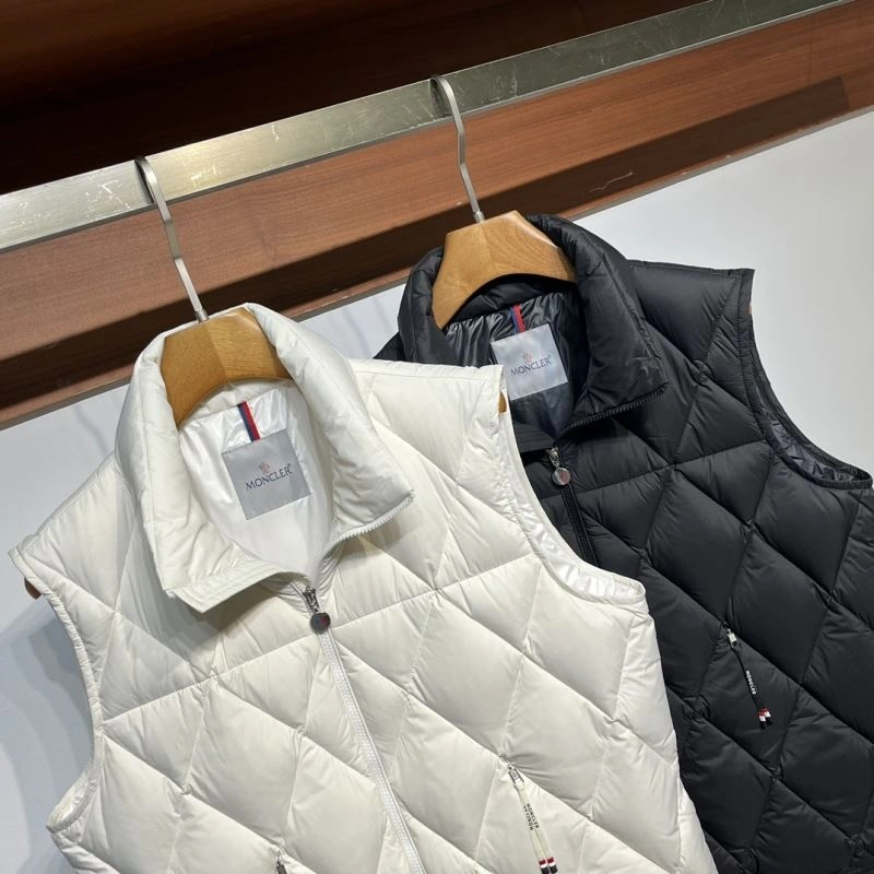 Moncler Down Jackets Sleek 144737