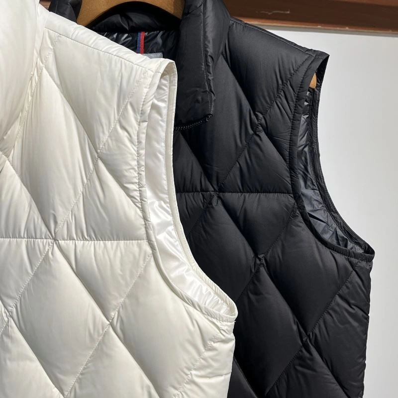 Moncler Down Jackets Sleek 144737