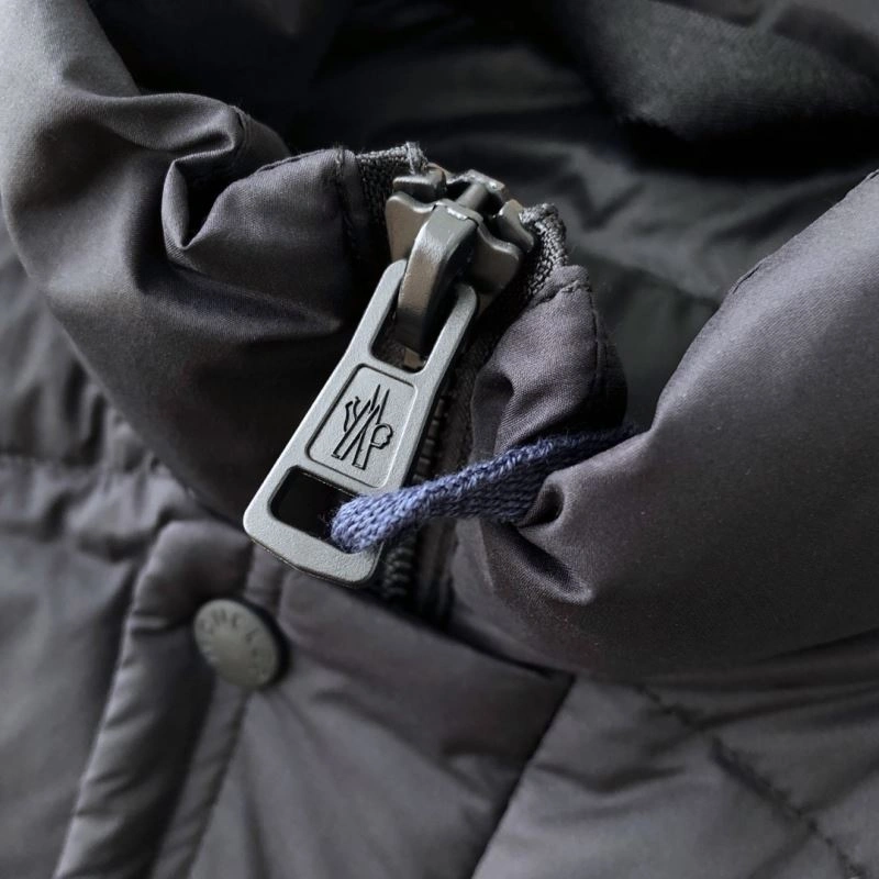 Moncler Down Jackets Popular 144717