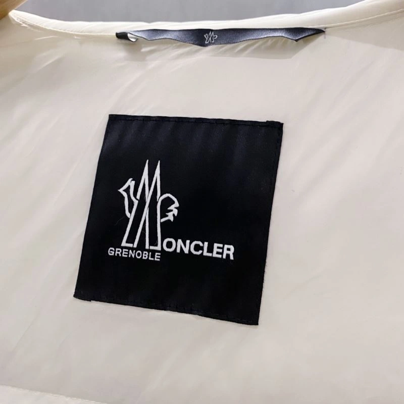 Bright Moncler Down Jackets 144718