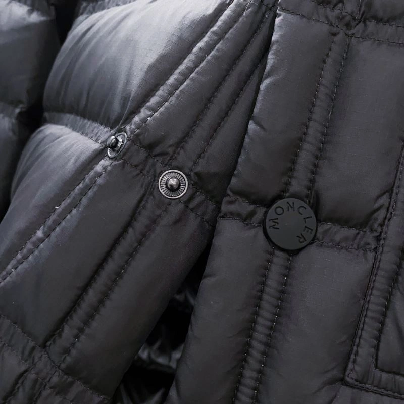 Moncler Down Jackets Compact 144715