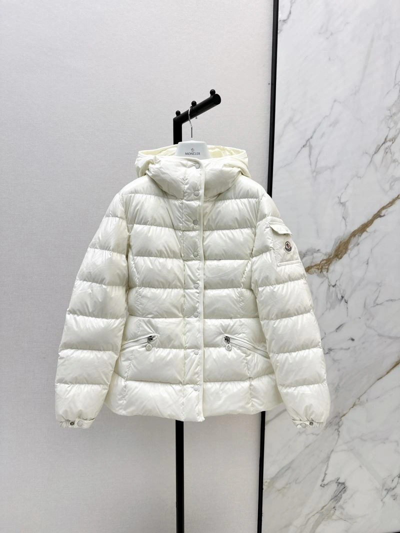 Moncler Down Jackets Chic 144702