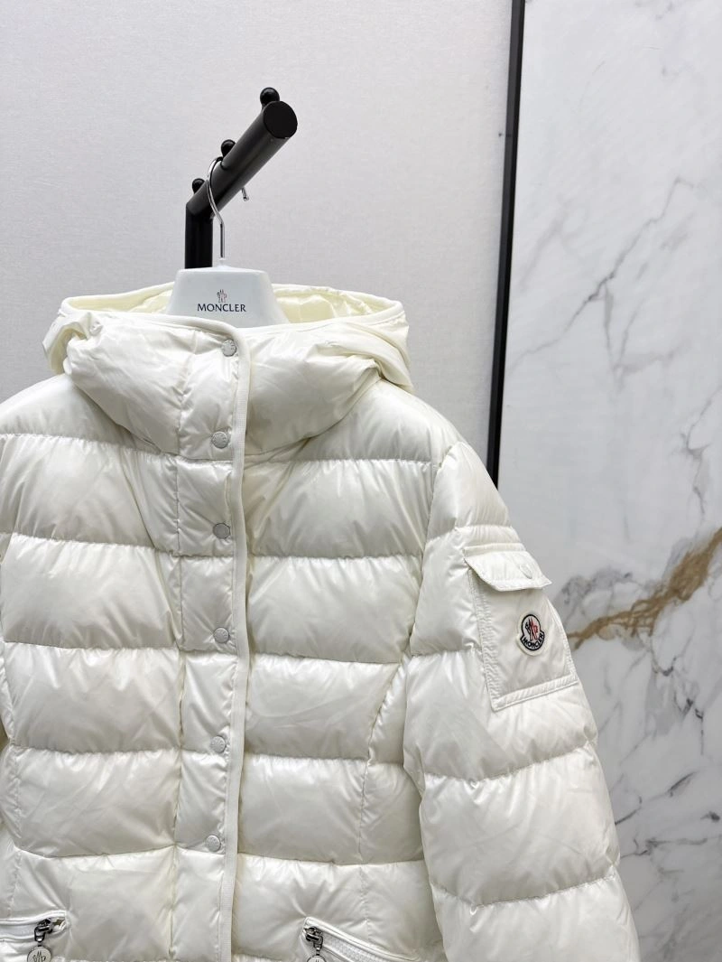 Moncler Down Jackets Chic 144702