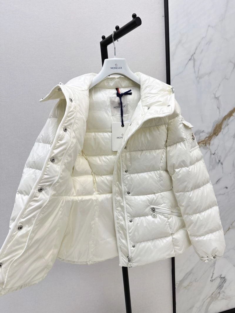 Moncler Down Jackets Chic 144702