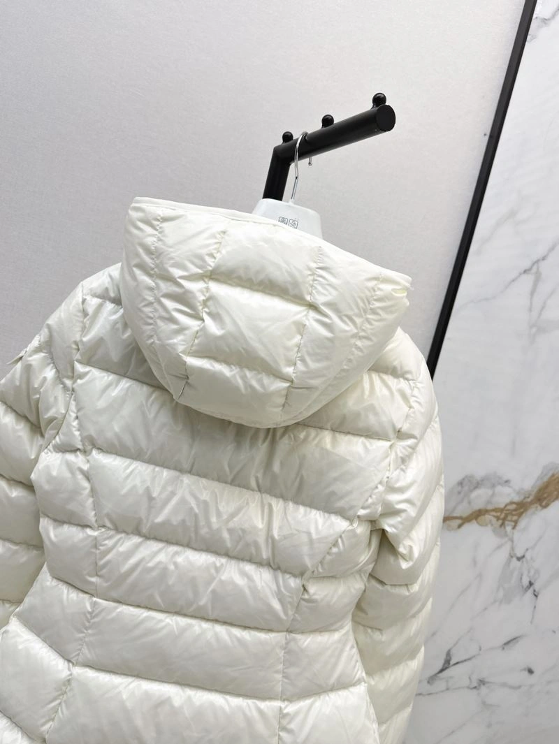 Moncler Down Jackets Chic 144702