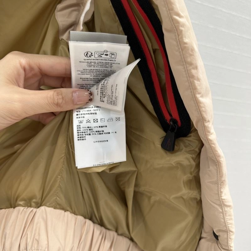 Casual Moncler Down Jackets 144681