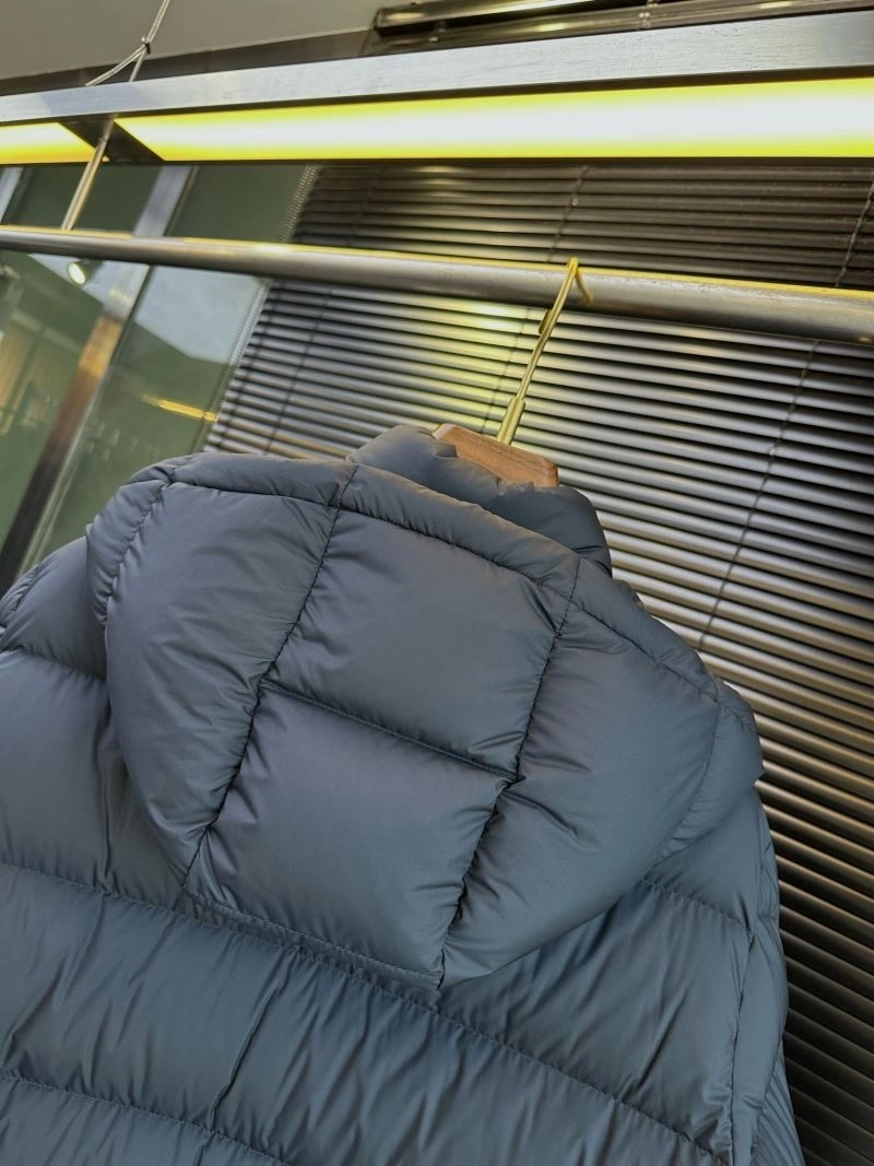 Moncler Down Jackets ZipUp 144685