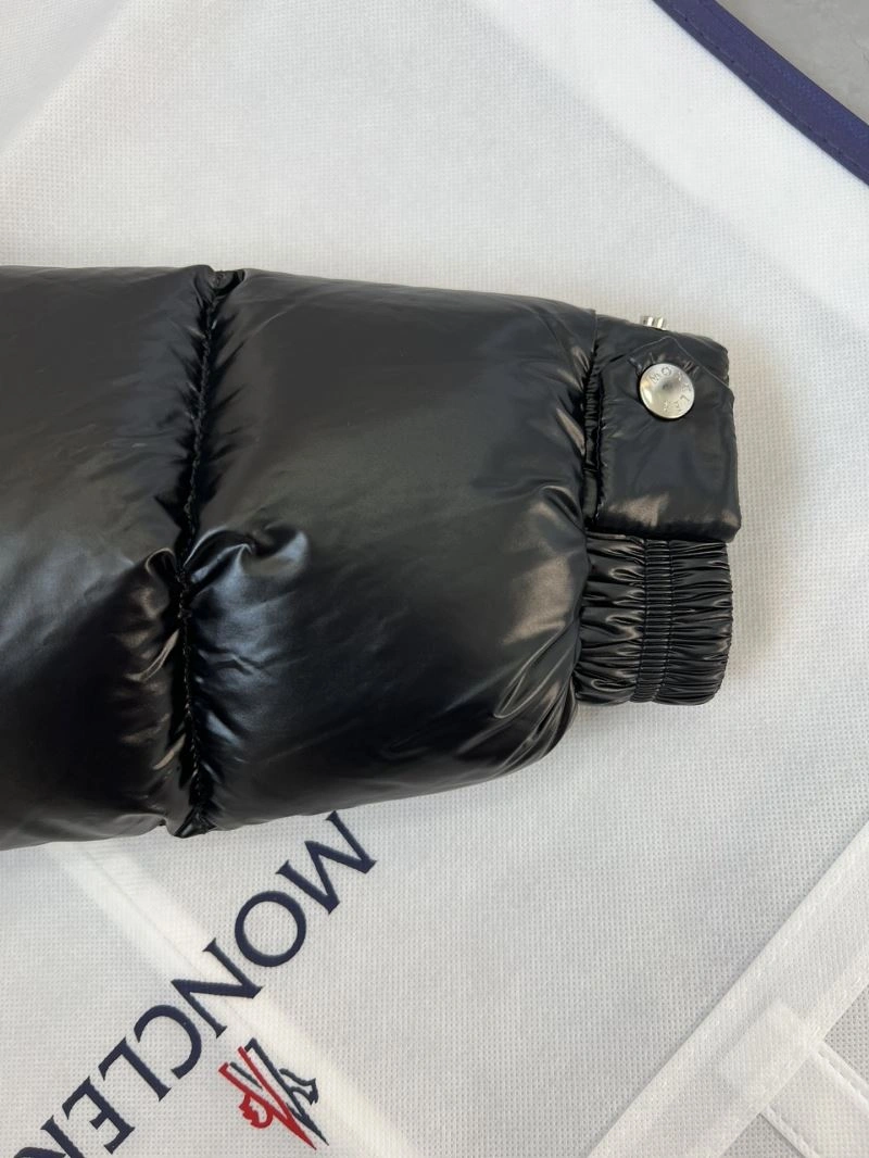 Comfortable Moncler Down Jackets 144682