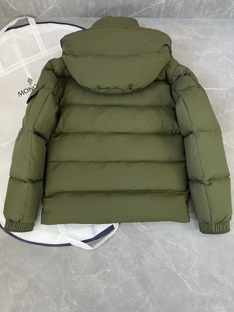 Moncler Down Jackets SmoothTexture 144675