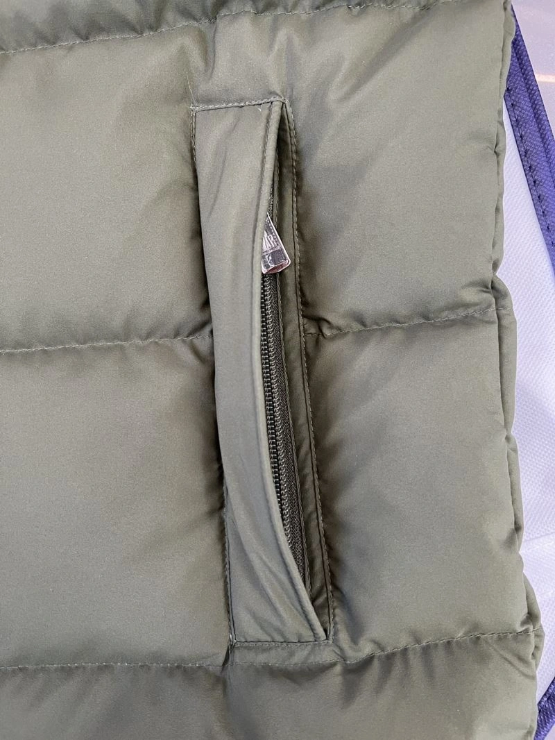 Moncler Down Jackets SmoothTexture 144675