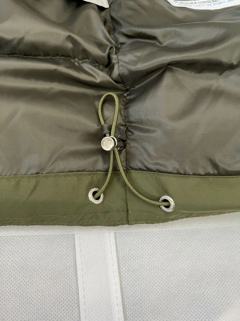 Moncler Down Jackets SmoothTexture 144675