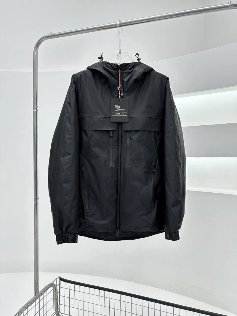 Moncler Down Jackets Fashionable 144671