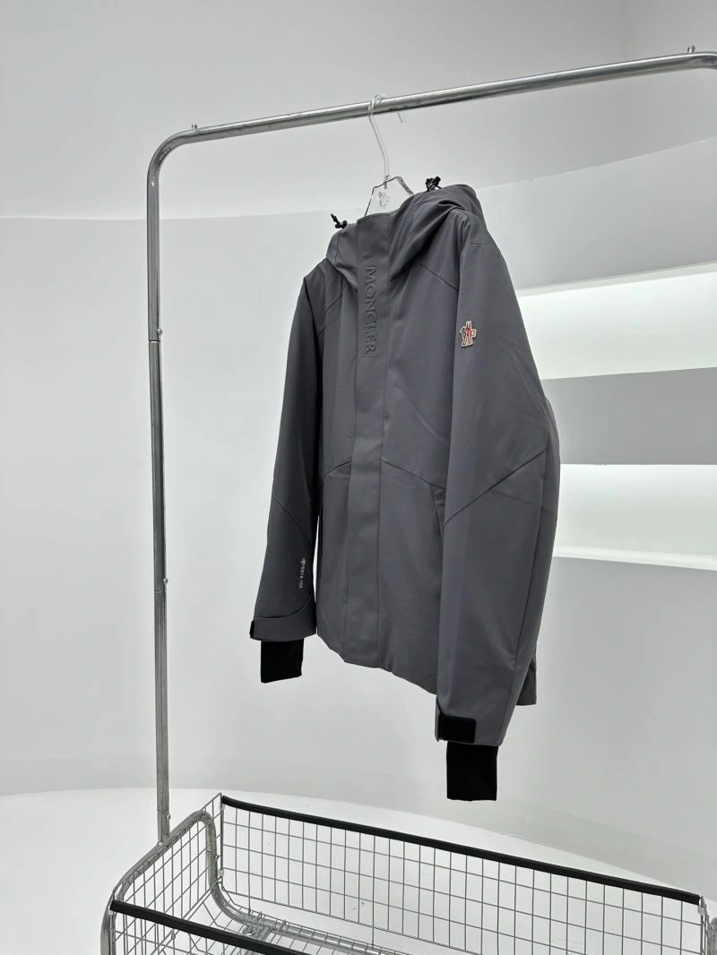 Moncler Down Jackets Breathable 144669
