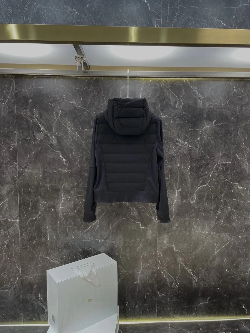 Sporty Moncler Down Jackets 144652