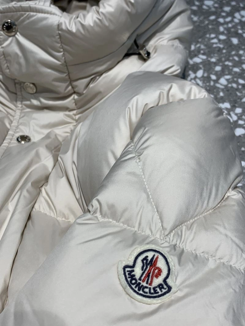 ComfortFit Moncler Down Jackets 144650
