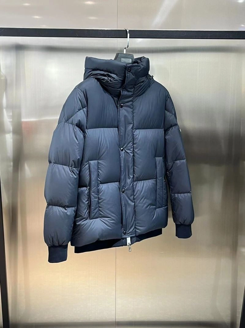 Moncler Down Jackets Versatile 144658