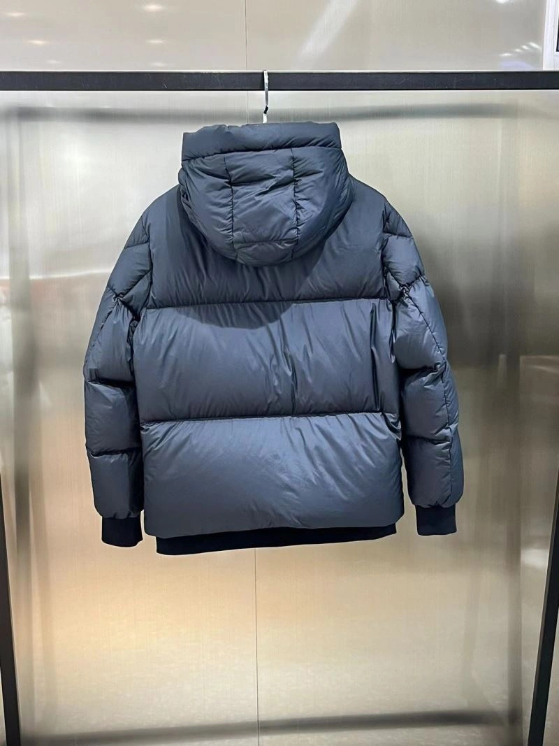 Moncler Down Jackets Versatile 144658