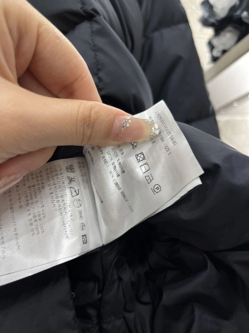 Tailored Moncler Down Jackets 144637