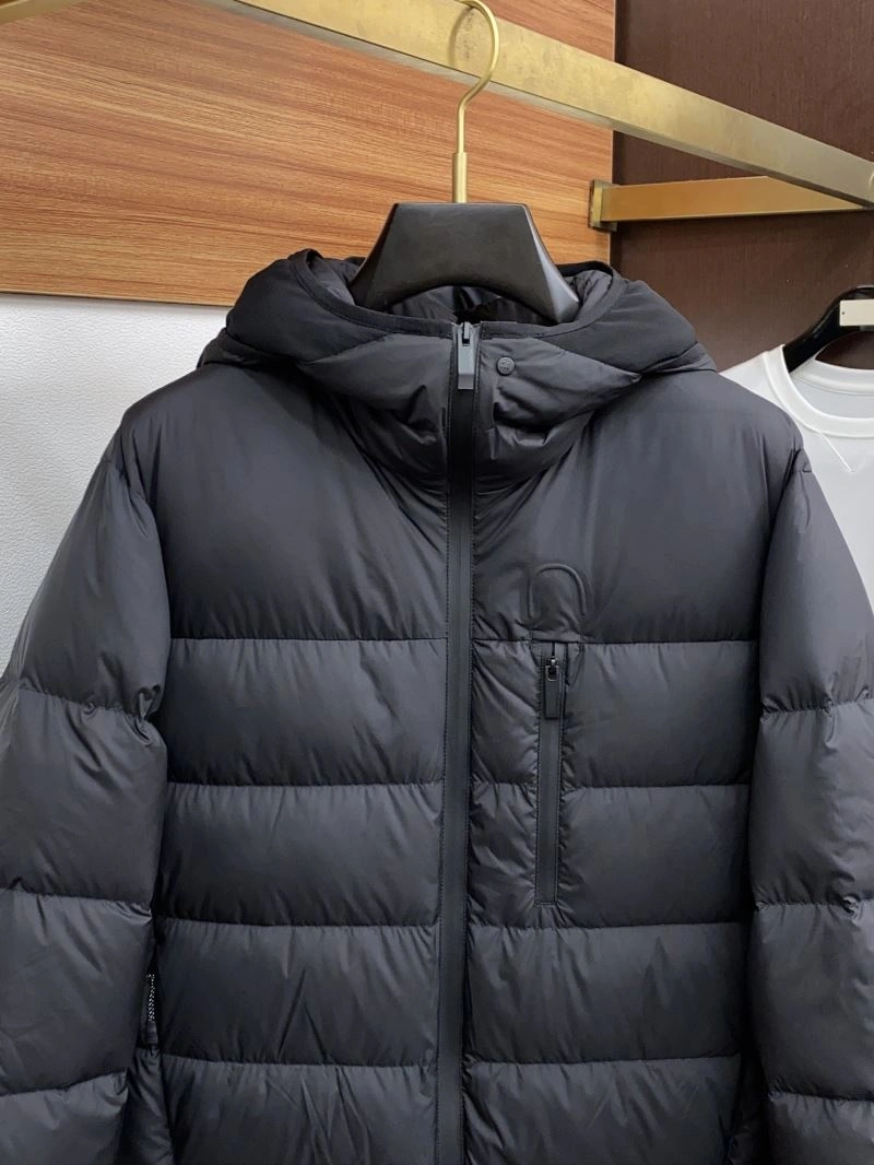 Moncler Down Jackets Trendsetting 144636