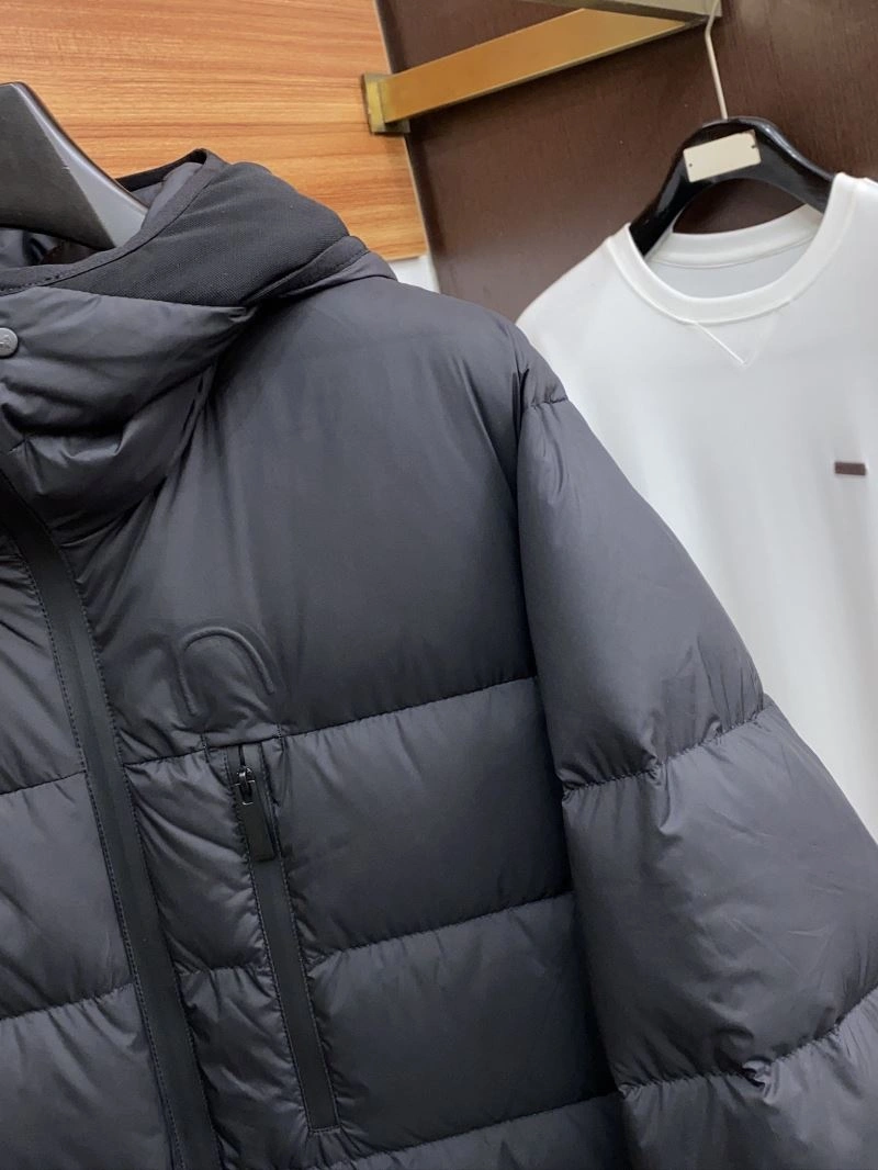Moncler Down Jackets Trendsetting 144636