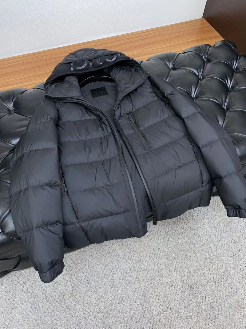 Moncler Down Jackets Trendsetting 144636