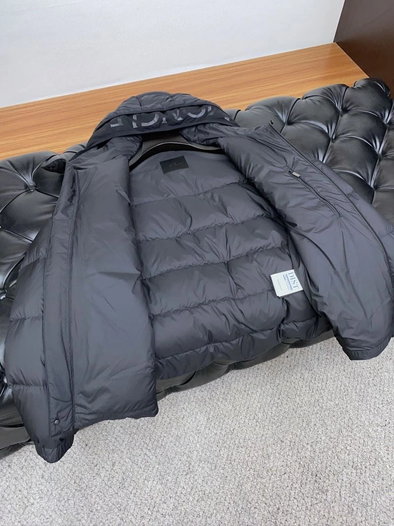 Moncler Down Jackets Trendsetting 144636
