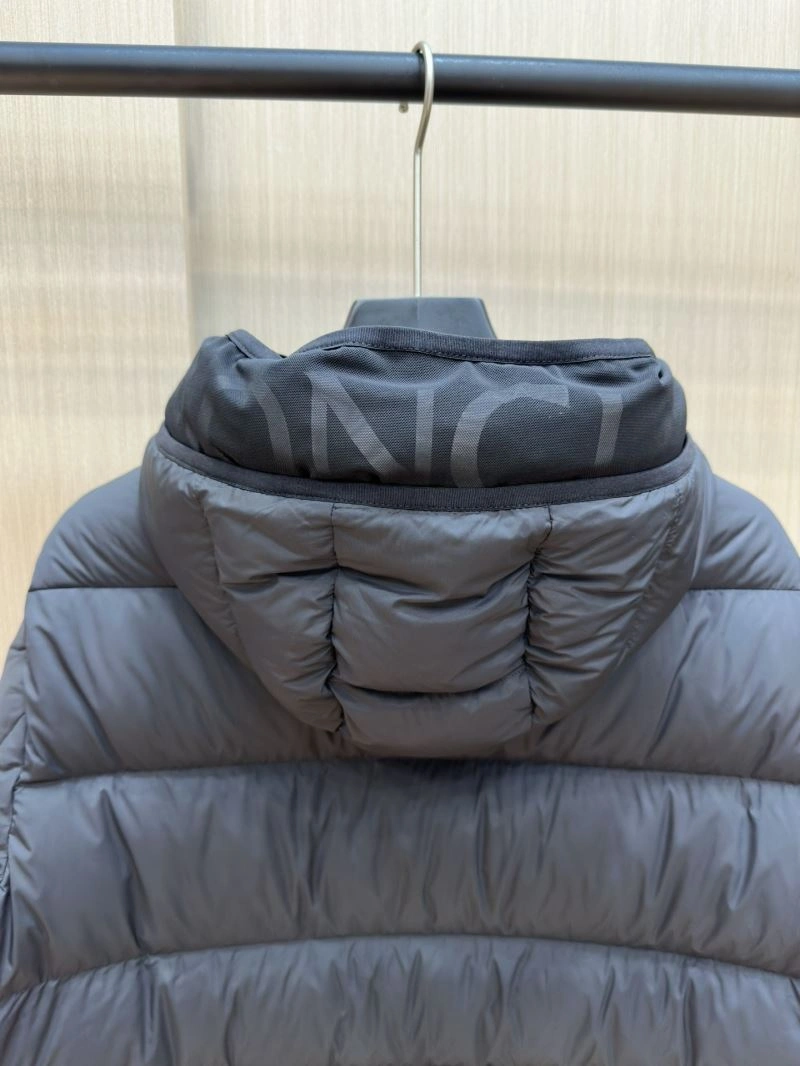 Moncler Down Jackets Fashionable 144633