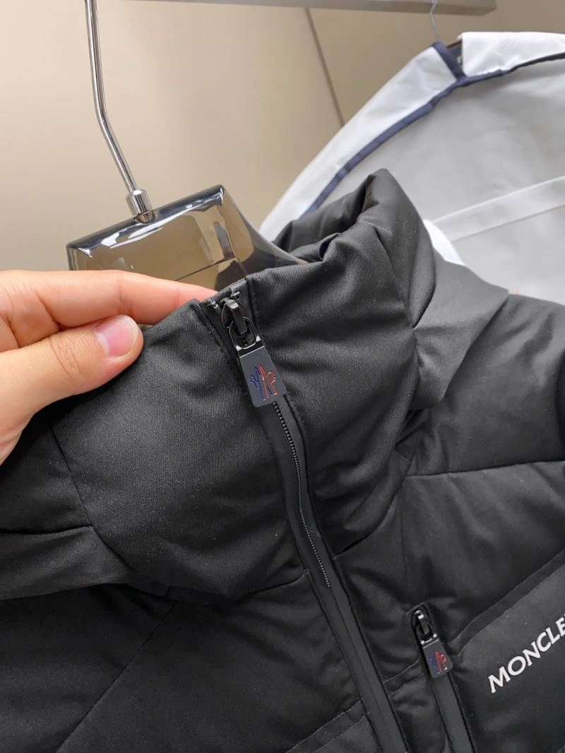 FlexibleFit Moncler Down Jackets 144631