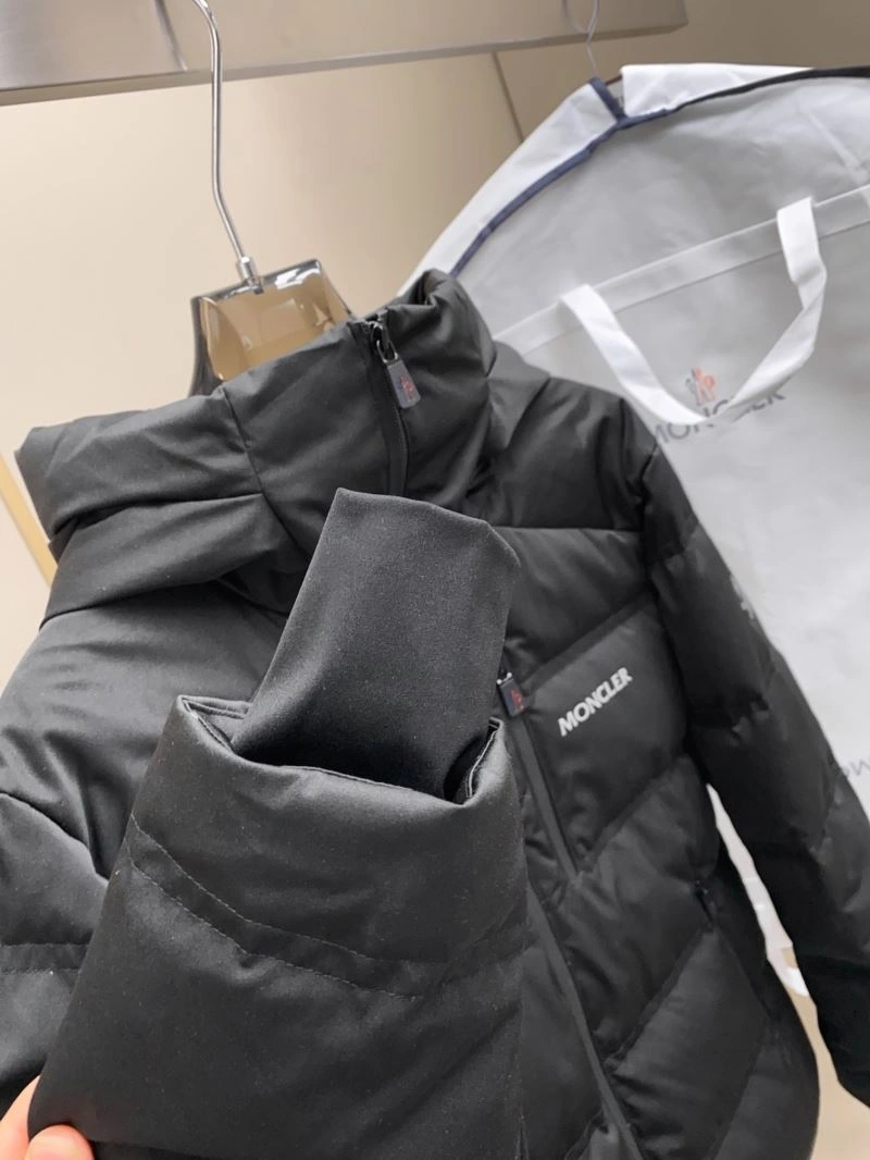 FlexibleFit Moncler Down Jackets 144631