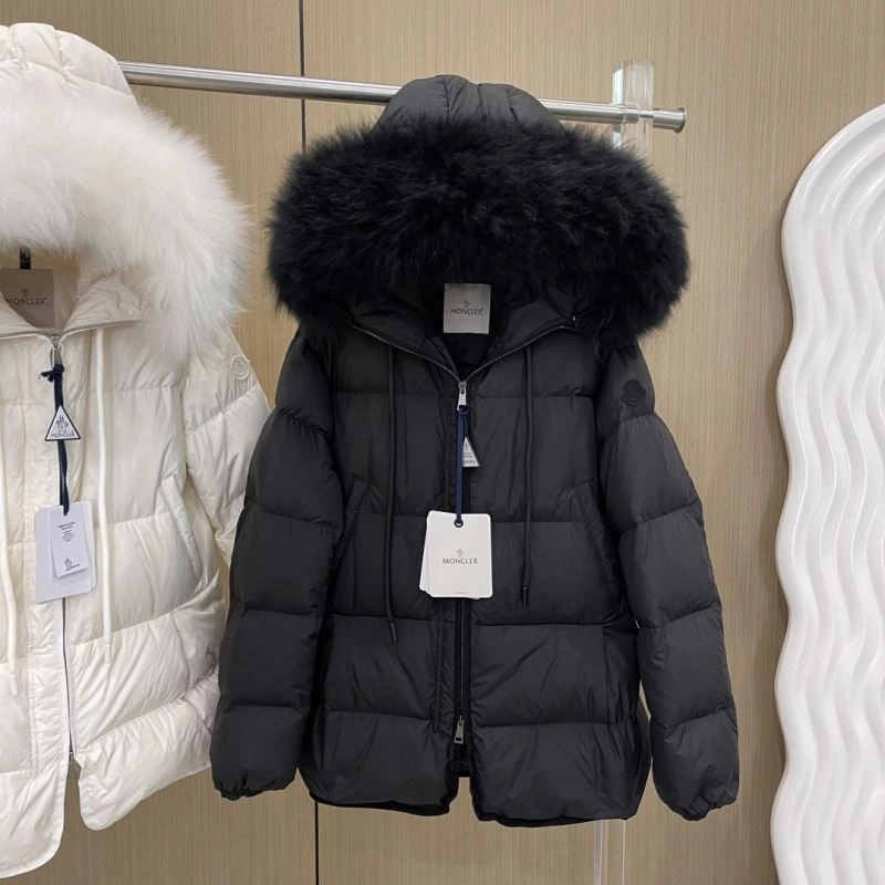 Moncler Down Jackets Supportive 144634