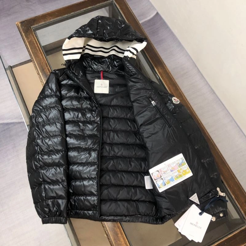 Moncler Down Jackets Supportive 144613