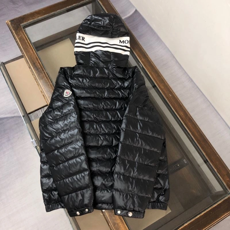 Moncler Down Jackets Supportive 144613