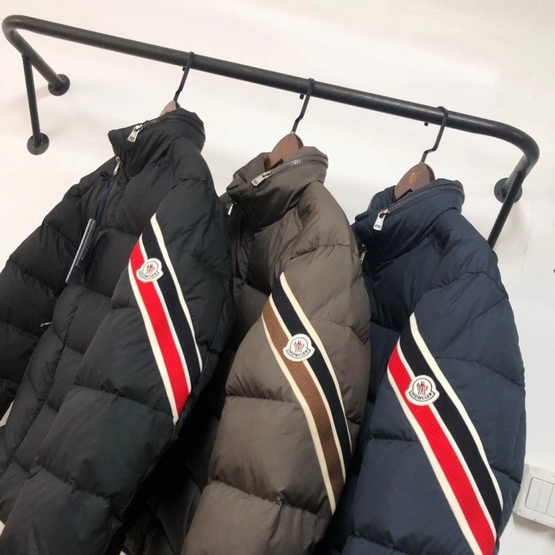 Moncler Down Jackets UrbanChic 144616