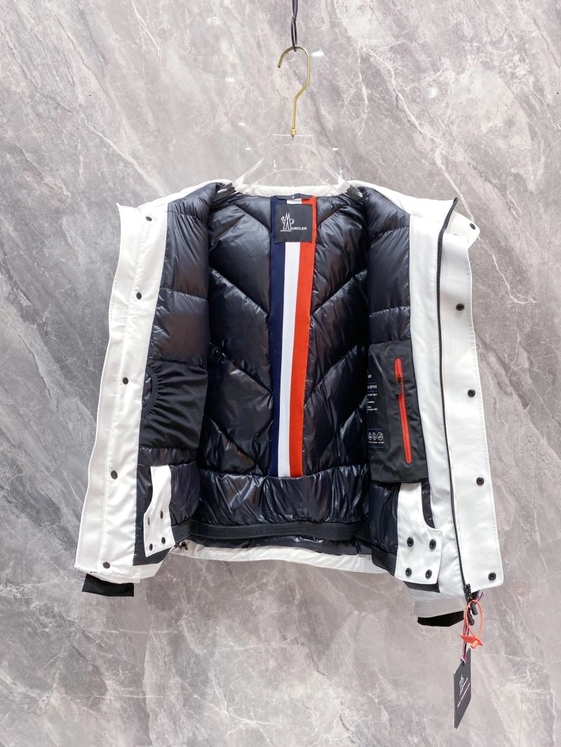 Moncler Down Jackets SmoothTexture 144614