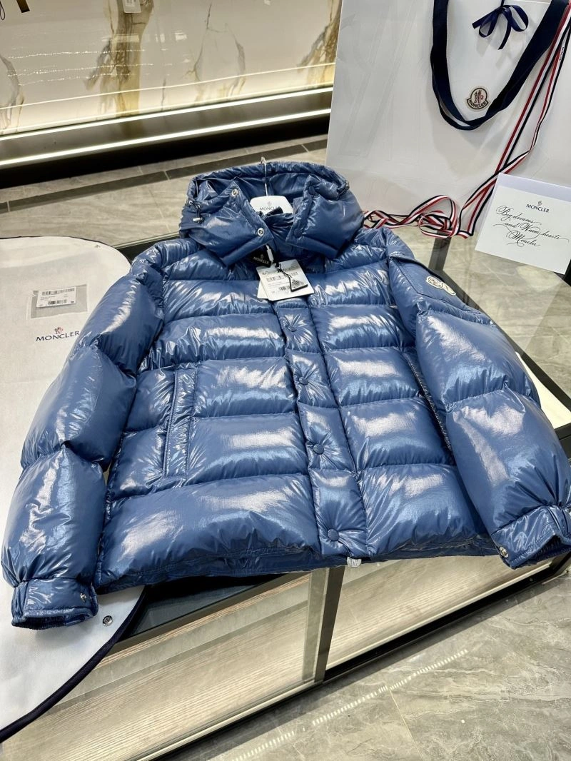 Moncler Down Jackets Sporty 144609