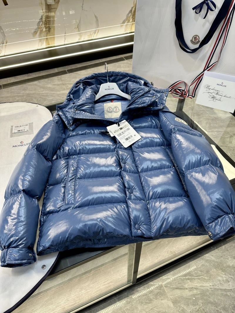 Moncler Down Jackets Sporty 144609