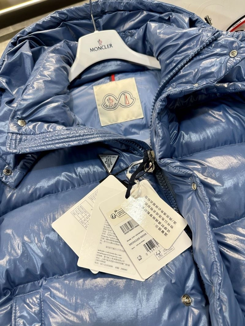 Moncler Down Jackets Sporty 144609