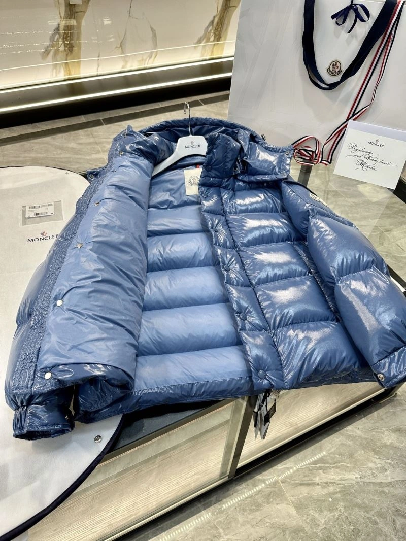 Moncler Down Jackets Sporty 144609