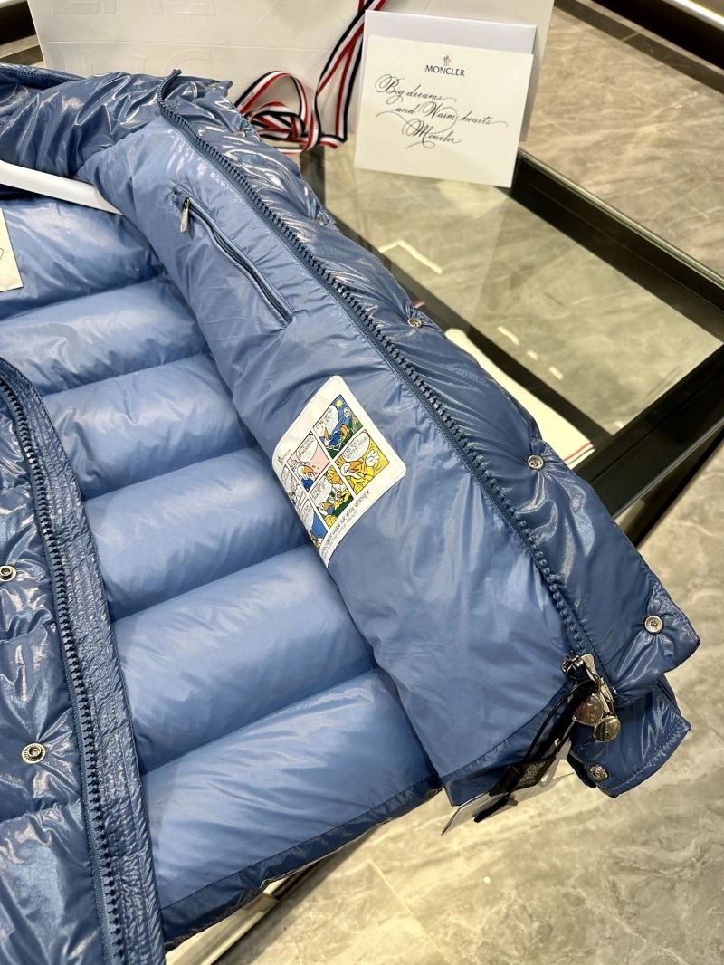 Moncler Down Jackets Sporty 144609
