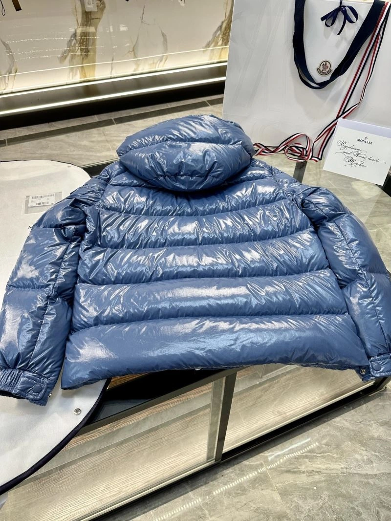 Moncler Down Jackets Sporty 144609