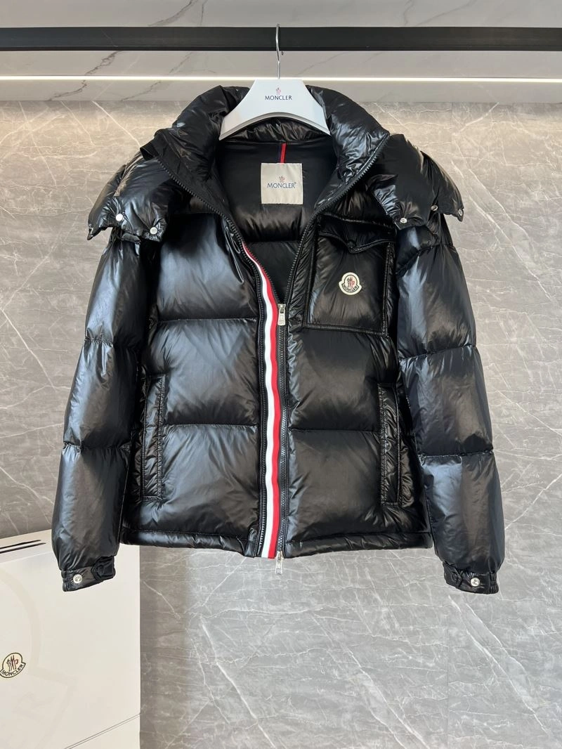 Moncler Down Jackets Snug 144612