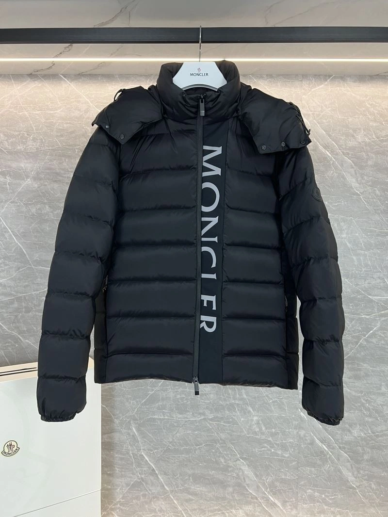 Moncler Down Jackets Fashionable 144603