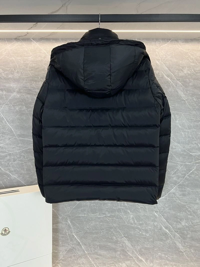 Moncler Down Jackets Fashionable 144603