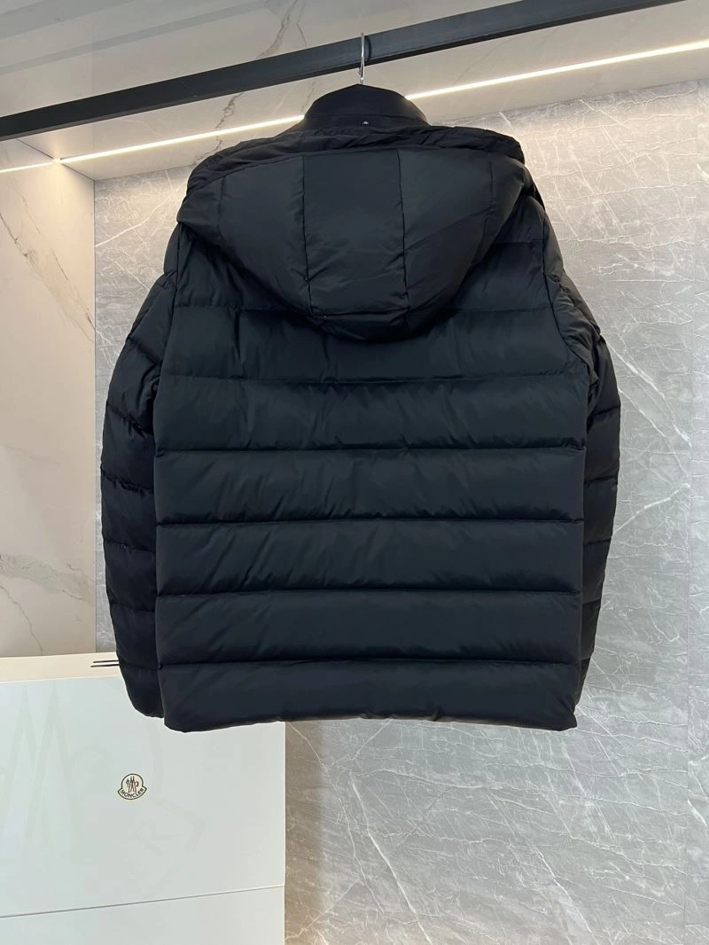 Moncler Down Jackets Fashionable 144603